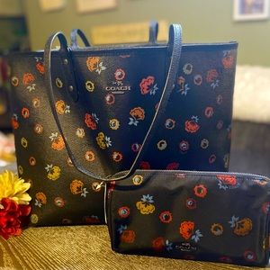 COACH REVERSIBLE LARGE FLORAL RIVER CITY TOTE ~ w/ MATCHING NWT MAKEUP BAG